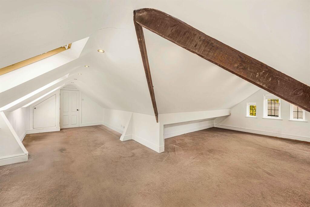 5 bedroom detached house for sale in Delahays Drive, Hale, WA15